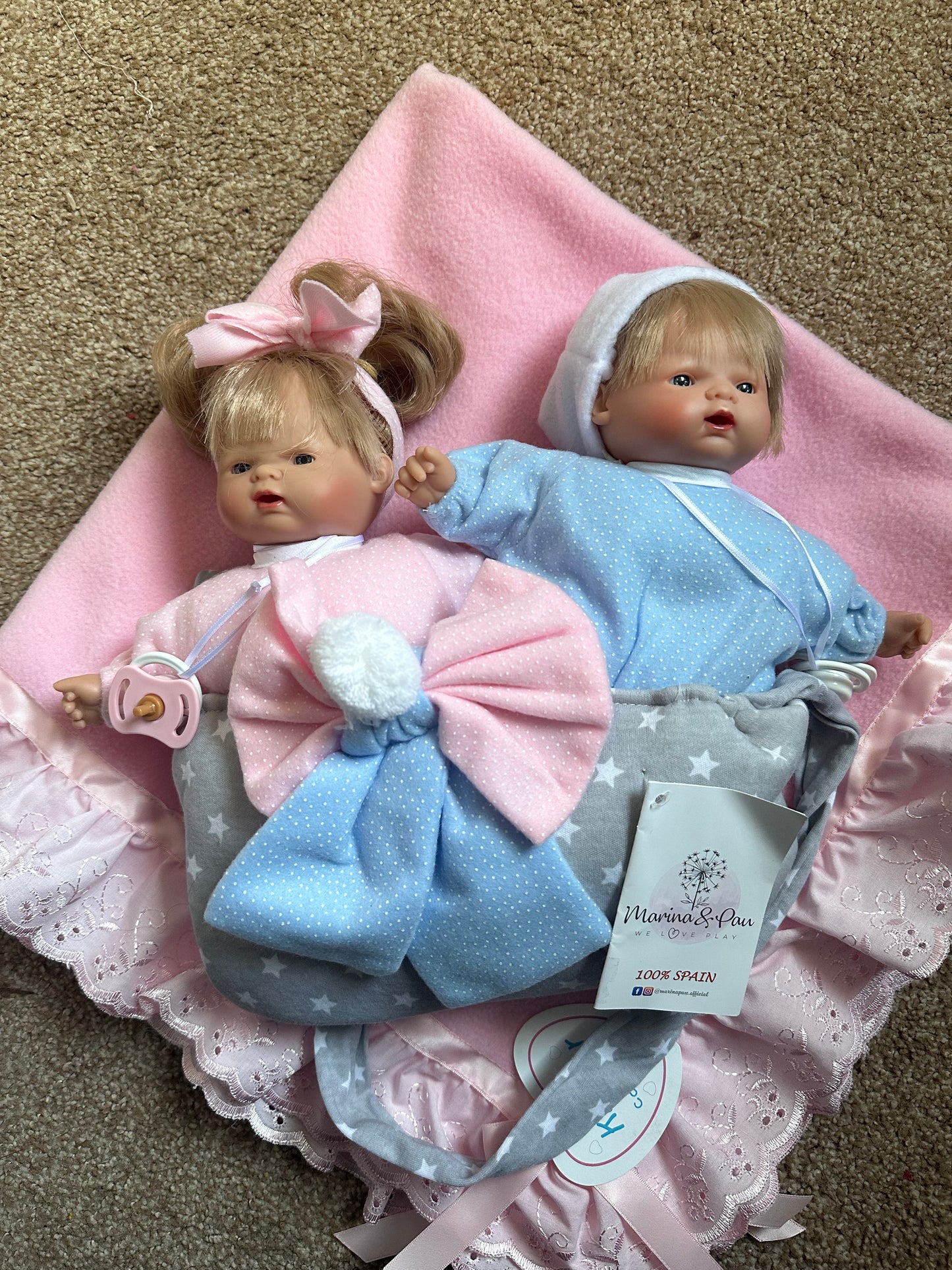 Spanish twin dolls